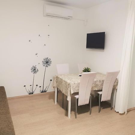 Lenka Apartments I Novalja Εξωτερικό φωτογραφία